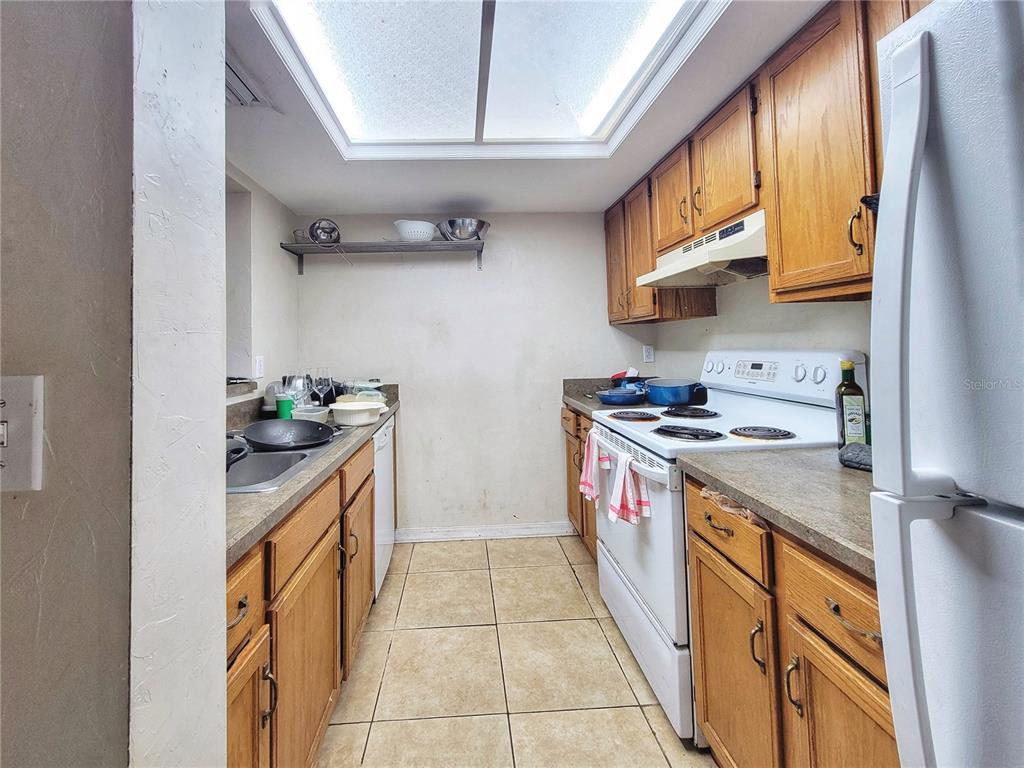 931 Southwest 57 Terrace Gainesville, FL 32607 - Photo 7 of 29 Gallery Image 7