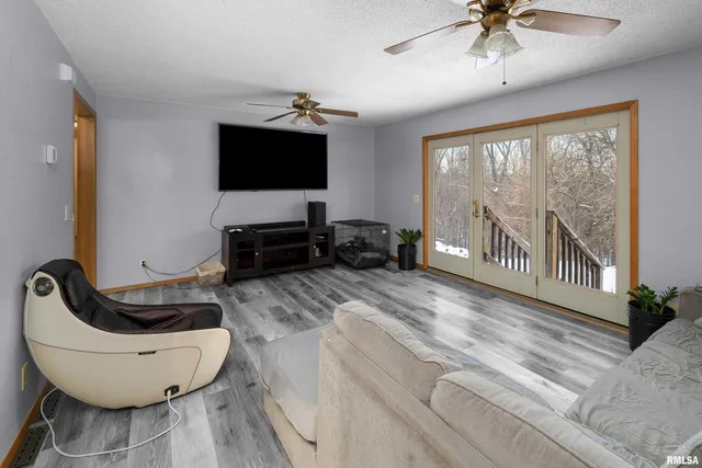 $285,000 | 1231 90th Street, Joy, IL 61260