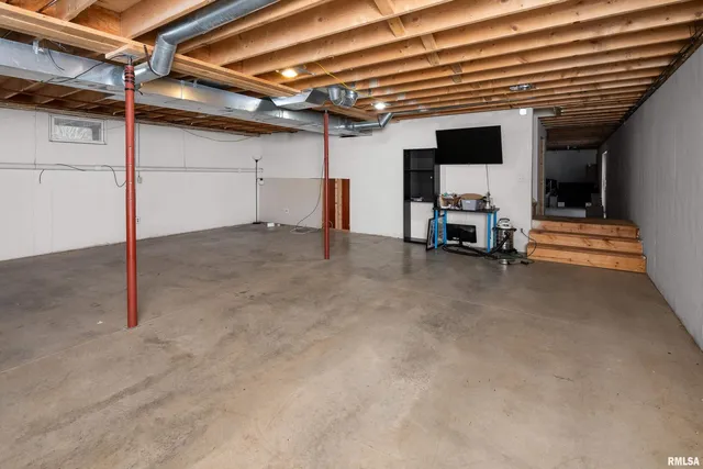 $285,000 | 1231 90th Street, Joy, IL 61260