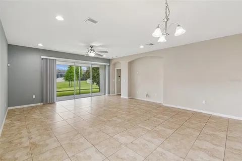 $549,900 | 17566 Buckingham Garden Drive, Lithia, FL 33547