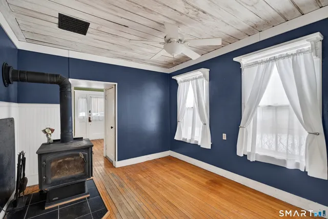 $400,000 | 85 Baker Avenue, Groton, CT 06340