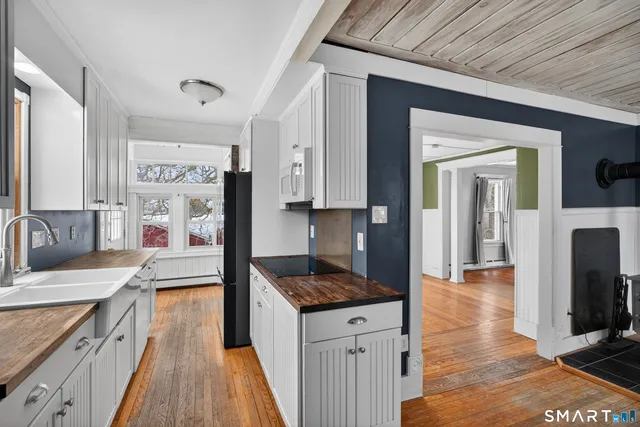 $400,000 | 85 Baker Avenue, Groton, CT 06340