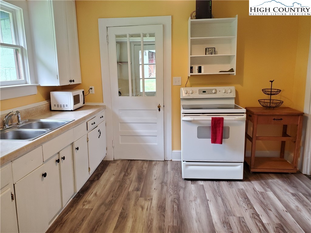 1790 Howard Colvard Road Crumpler, NC 28617 - Photo 8 of 24 Gallery Image 8