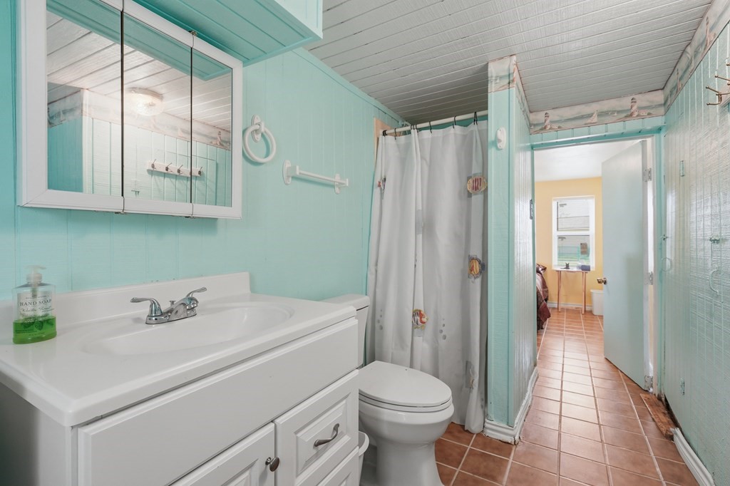 554 Copano Cove Road Rockport, TX 78382 - Photo 18 of 40