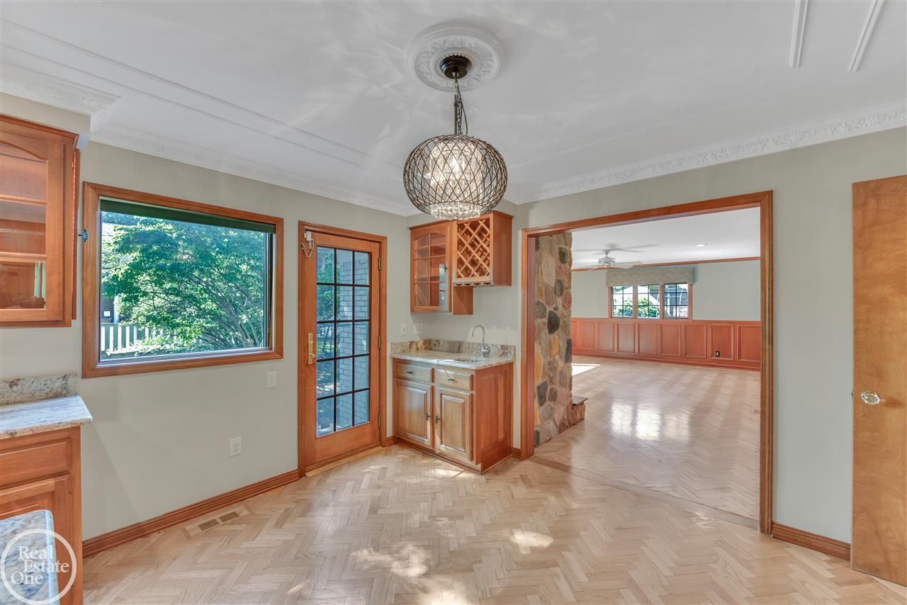 747 Ballantyne Road Grosse Pointe Shores, MI 48236 - Photo 7 of 46