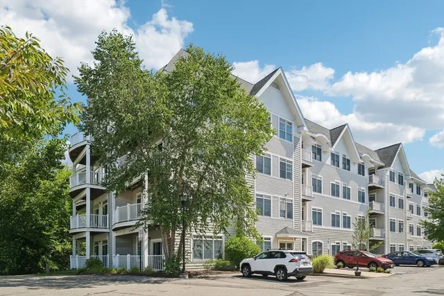 $3,200 | 614 Pond Street, Unit 2104, Braintree, MA 02184