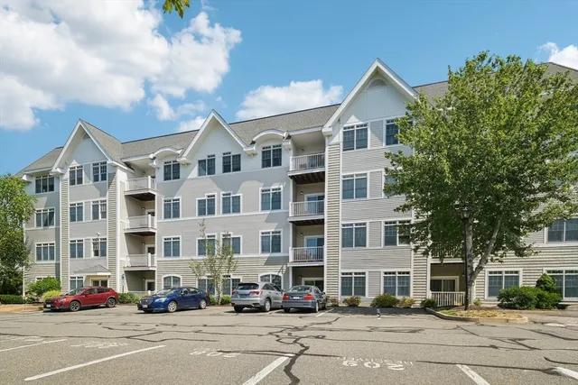 $3,200 | 614 Pond Street, Unit 2104, Braintree, MA 02184