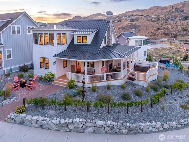 $1,095,000 | 102 Porcupine Lane, Chelan, WA 98816
