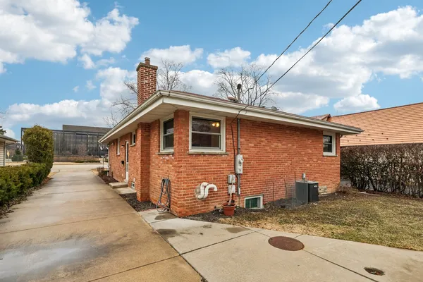 $515,000 | 124 Harlem Avenue, Glenview, IL 60025