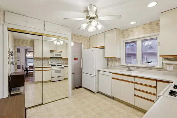 $515,000 | 124 Harlem Avenue, Glenview, IL 60025