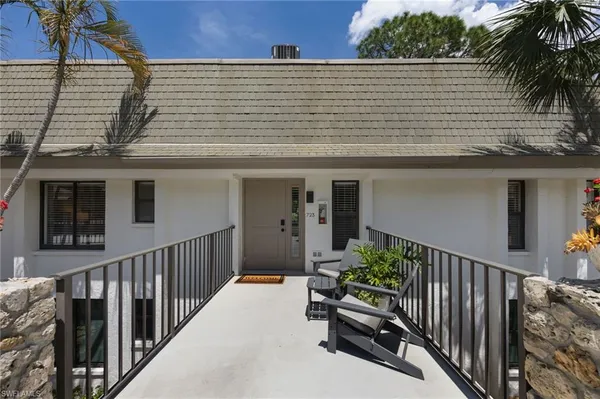 $619,000 | 723 Wildwood Lane, Naples, FL 34105