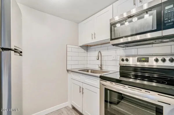 $875 | 2645 East Cactus Road, Unit 1, Phoenix, AZ 85032