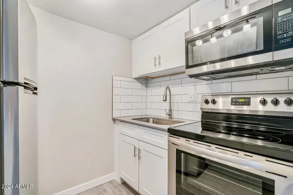 $875 | 2645 East Cactus Road, Unit 1, Phoenix, AZ 85032