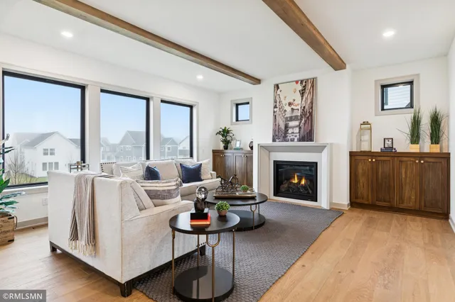 $949,000 | 5042 Airlake Draw, Woodbury, MN 55129