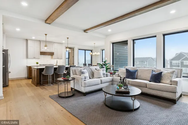 $969,000 | 5042 Airlake Draw, Woodbury, MN 55129