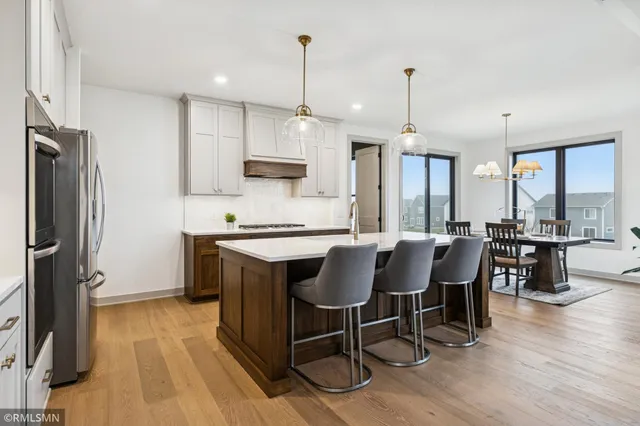 $969,000 | 5042 Airlake Draw, Woodbury, MN 55129