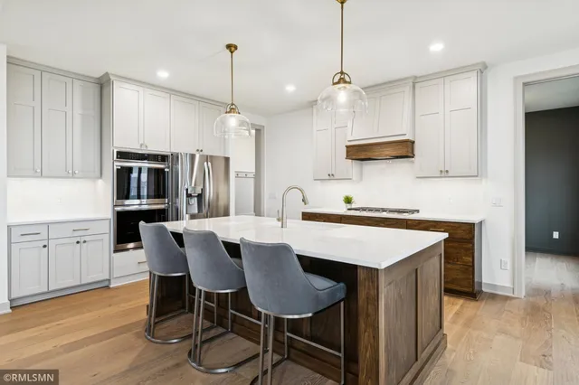 $969,000 | 5042 Airlake Draw, Woodbury, MN 55129