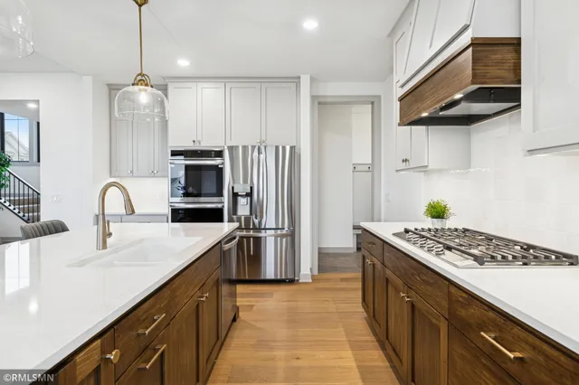 $969,000 | 5042 Airlake Draw, Woodbury, MN 55129