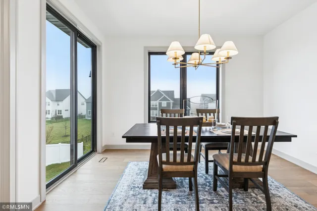 $969,000 | 5042 Airlake Draw, Woodbury, MN 55129