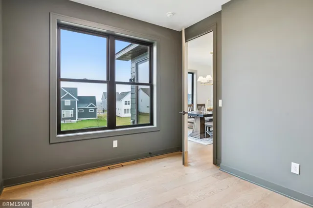 $969,000 | 5042 Airlake Draw, Woodbury, MN 55129