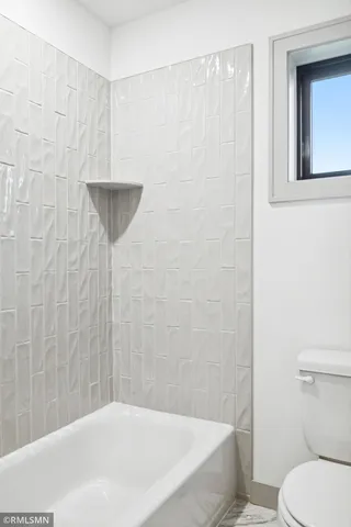 $969,000 | 5042 Airlake Draw, Woodbury, MN 55129