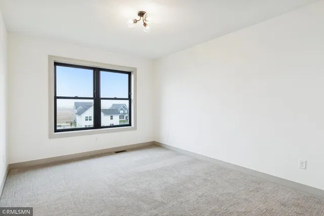 $969,000 | 5042 Airlake Draw, Woodbury, MN 55129