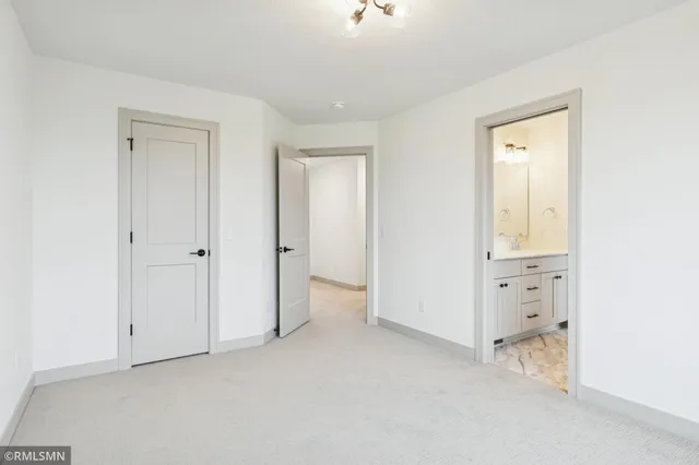 $969,000 | 5042 Airlake Draw, Woodbury, MN 55129