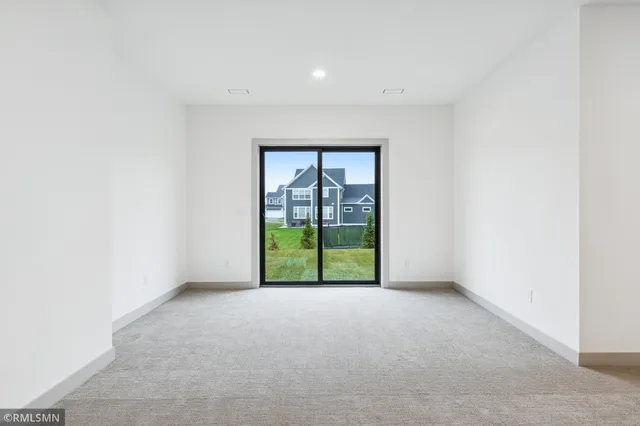 $949,000 | 5042 Airlake Draw, Woodbury, MN 55129