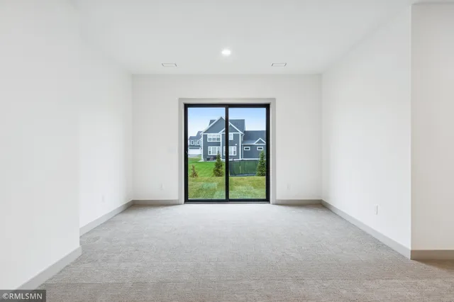 $969,000 | 5042 Airlake Draw, Woodbury, MN 55129