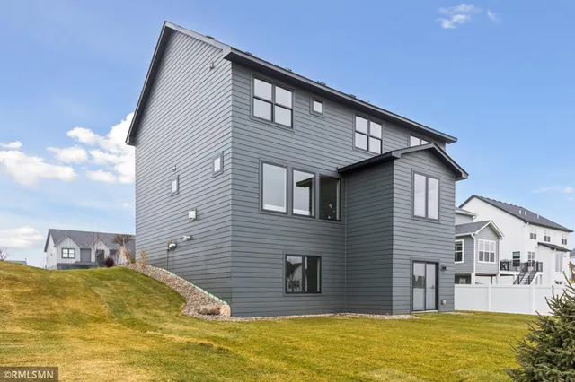 $969,000 | 5042 Airlake Draw, Woodbury, MN 55129