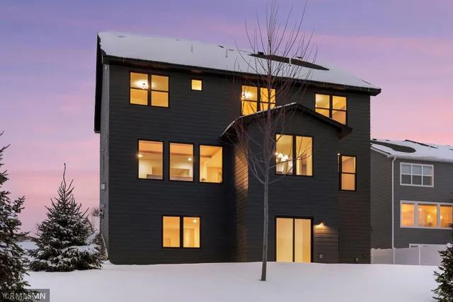 $969,000 | 5042 Airlake Draw, Woodbury, MN 55129