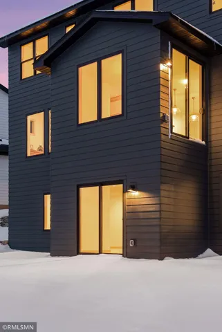 $969,000 | 5042 Airlake Draw, Woodbury, MN 55129