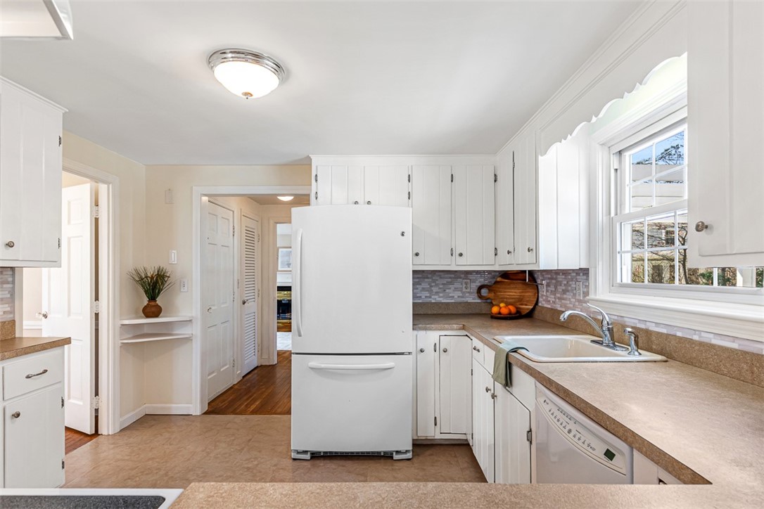 21 Old Chimney Road Barrington, RI 02806 - Photo 14 of 40