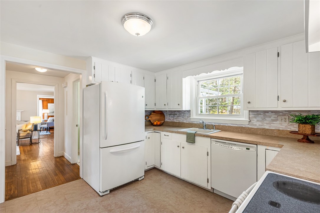 21 Old Chimney Road Barrington, RI 02806 - Photo 18 of 40