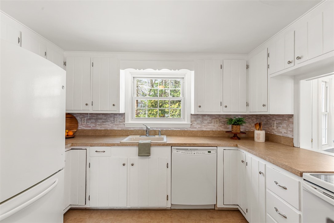 21 Old Chimney Road Barrington, RI 02806 - Photo 19 of 40