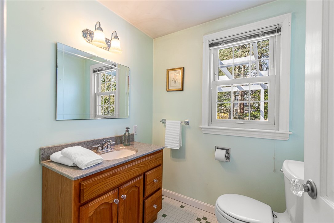 21 Old Chimney Road Barrington, RI 02806 - Photo 20 of 40