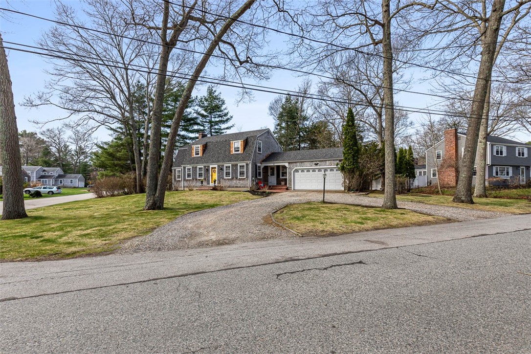 21 Old Chimney Road Barrington, RI 02806 - Photo 2 of 40