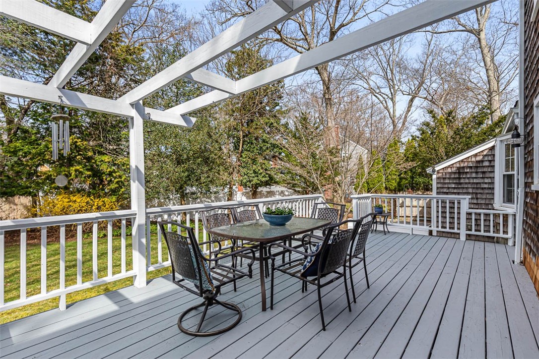 21 Old Chimney Road Barrington, RI 02806 - Photo 37 of 40