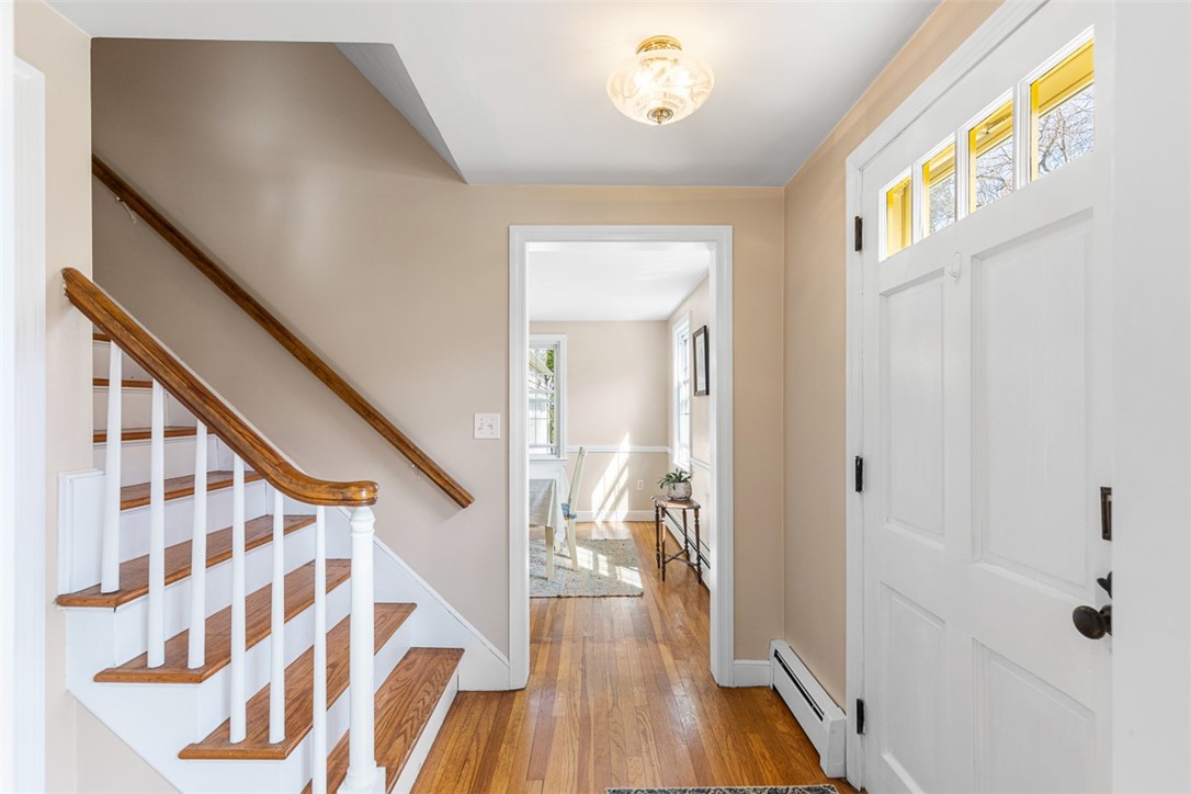 21 Old Chimney Road Barrington, RI 02806 - Photo 4 of 40