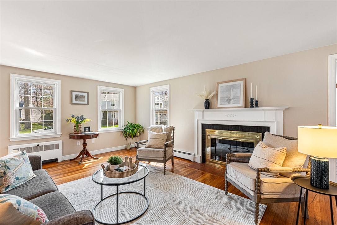 21 Old Chimney Road Barrington, RI 02806 - Photo 9 of 40