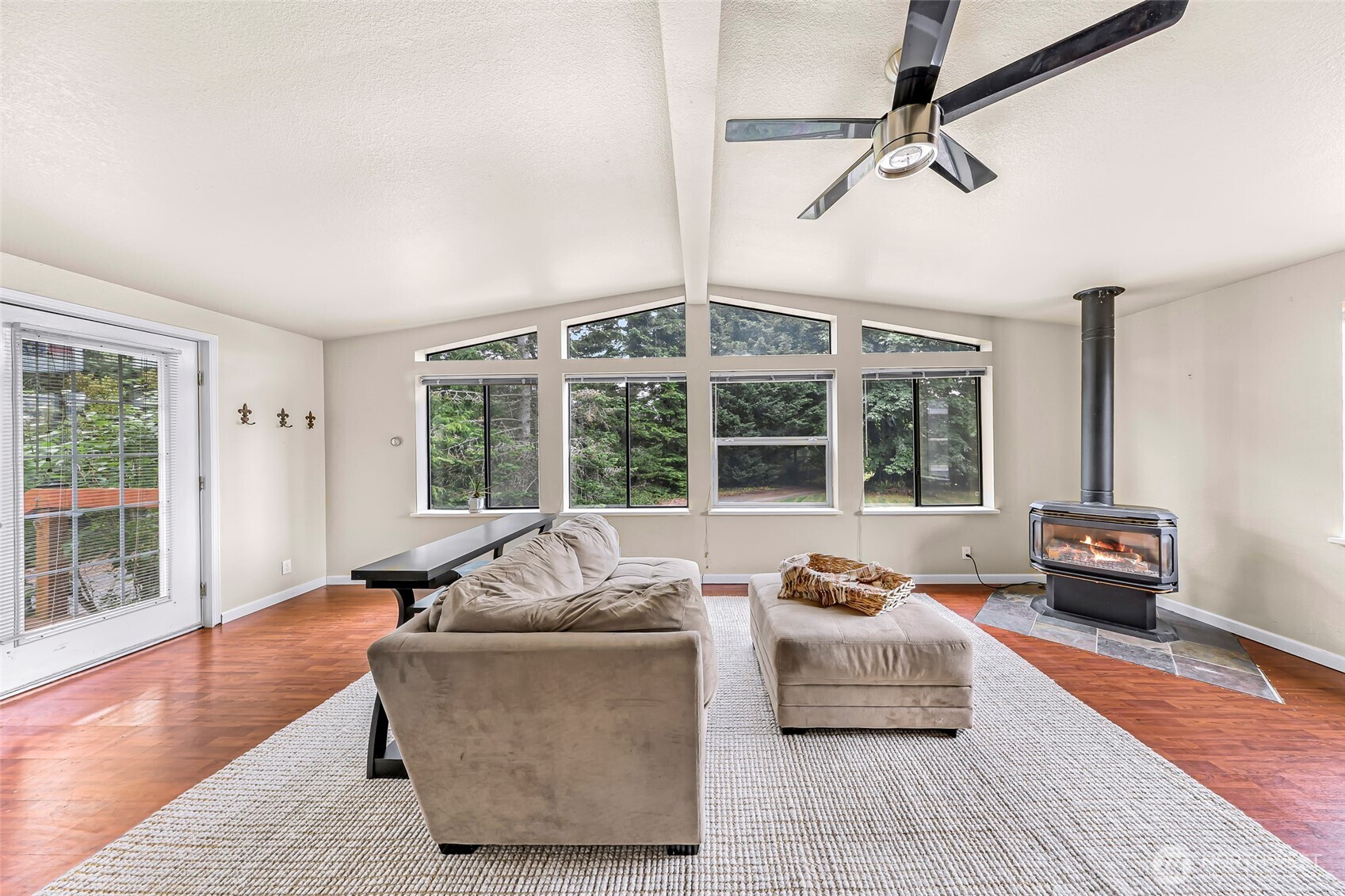 2366 North Shore Road Bellingham, WA 98226 - Photo 17 of 39 Gallery Image 17