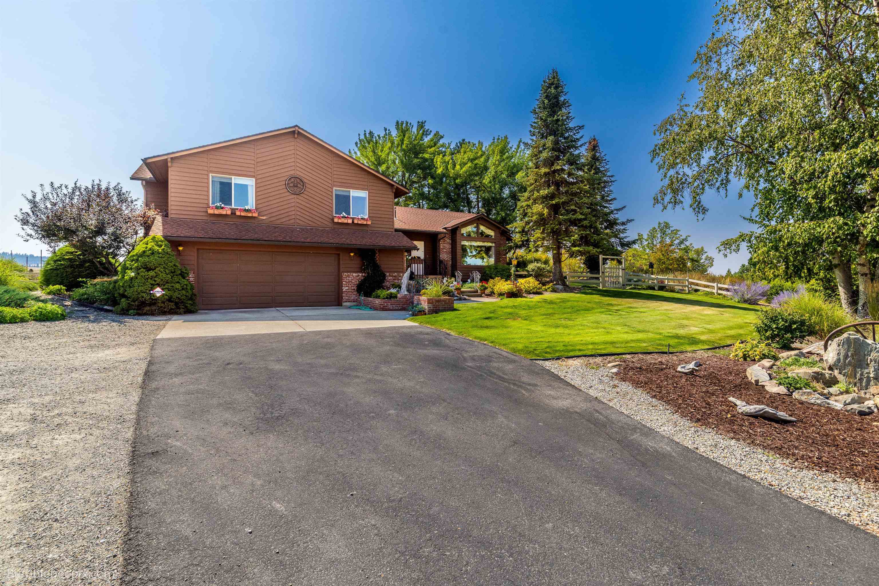 10806 North Morrison Road Spokane, WA 99217 - Photo 3 of 44