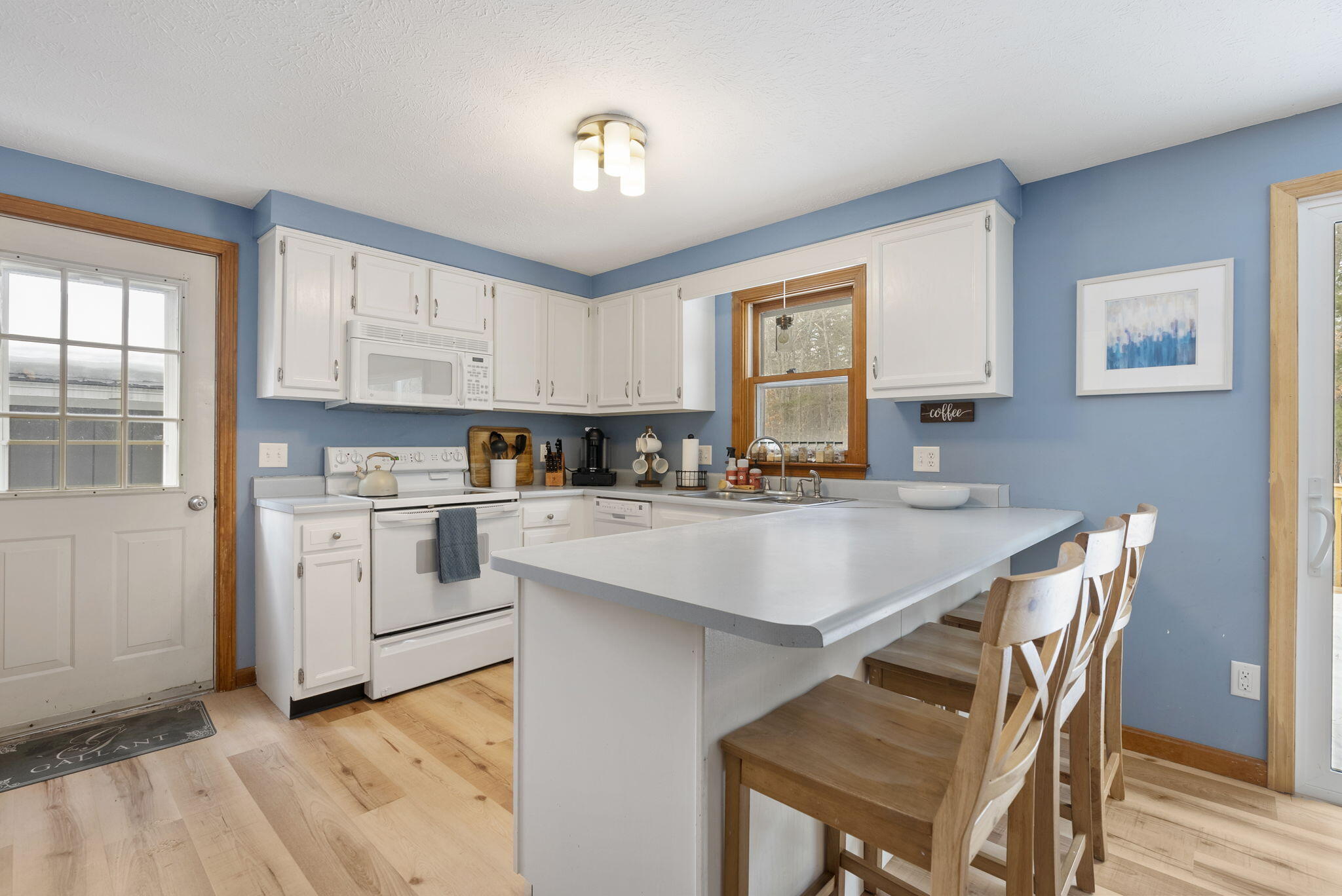 33 Sedgewood Drive Kennebunk, ME 04043 - Photo 7 of 35 15-web-or-mls-DSC03559