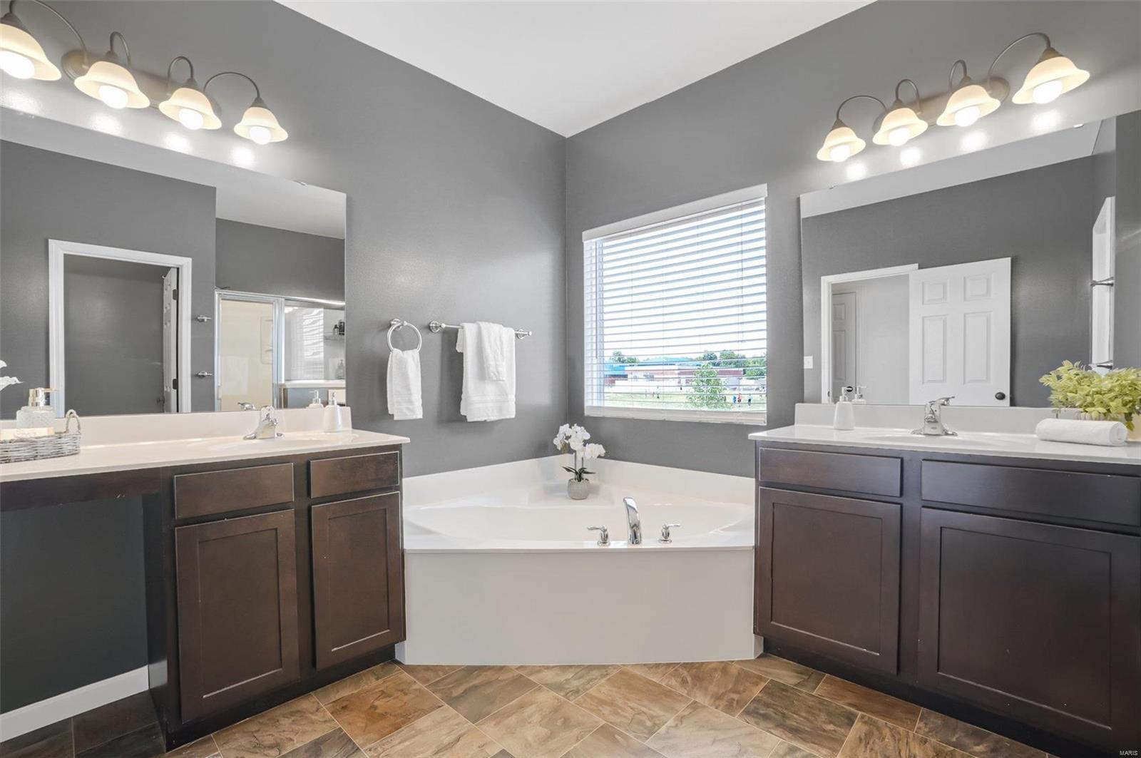 671 Springfield Drive Wentzville, MO 63385 - Photo 17 of 29