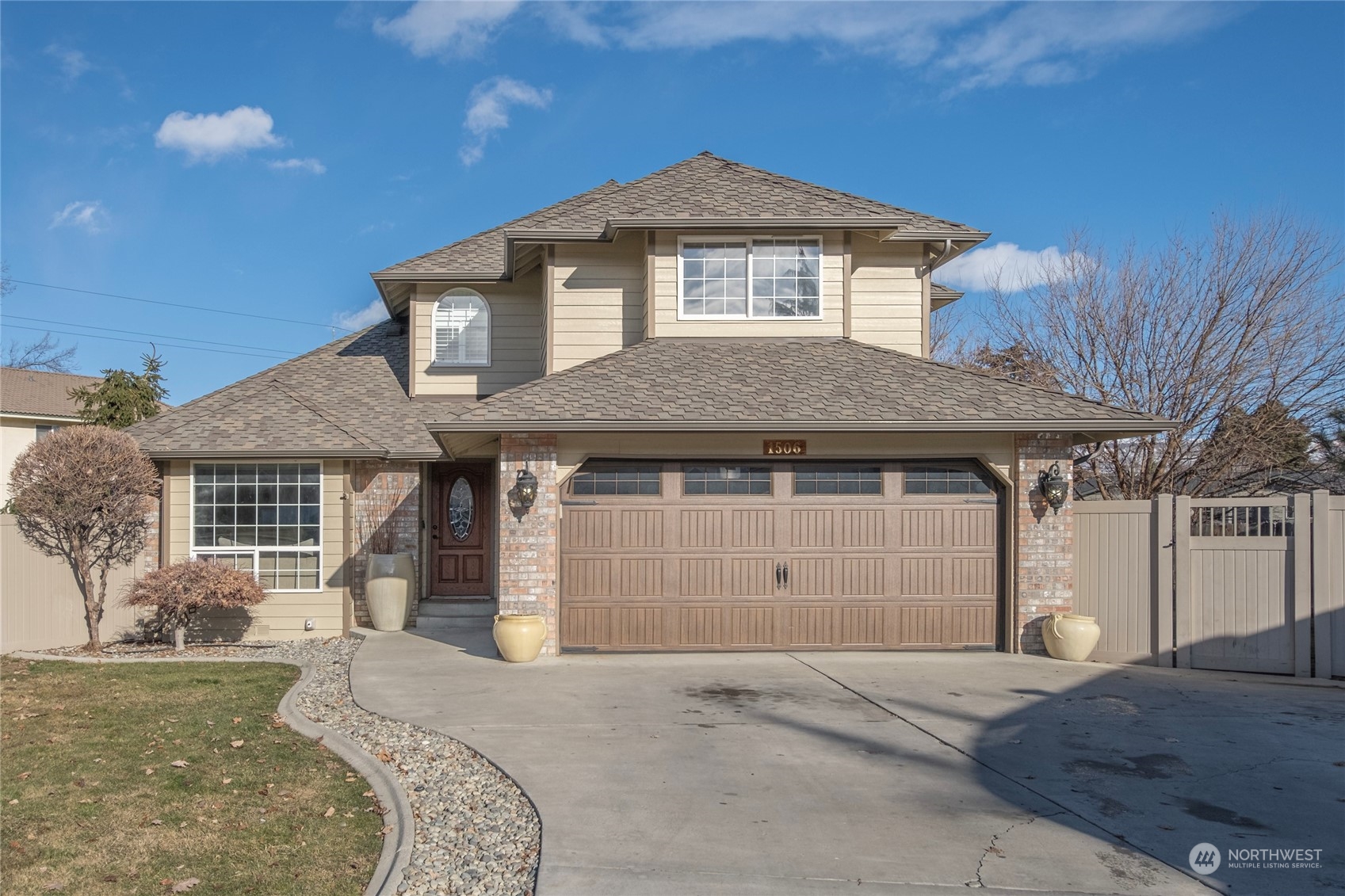 1506 Fourth Street Wenatchee, WA 98801 - Photo 1 of 36 Gallery Image 1