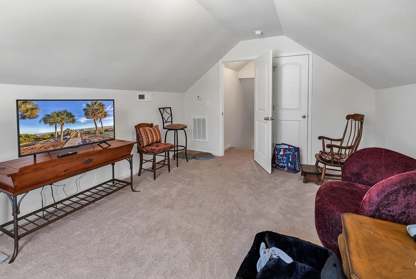 2009 Spring Valley Court Loris, SC 29569 - Photo 32 of 36 Sitting room with vaulted ceiling and light colore