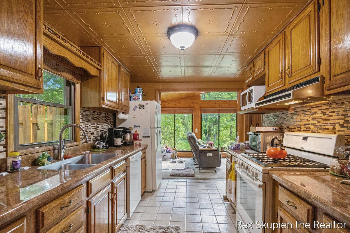 3497 West Baseline Road White Cloud, MI 49349 - Photo 15 of 49