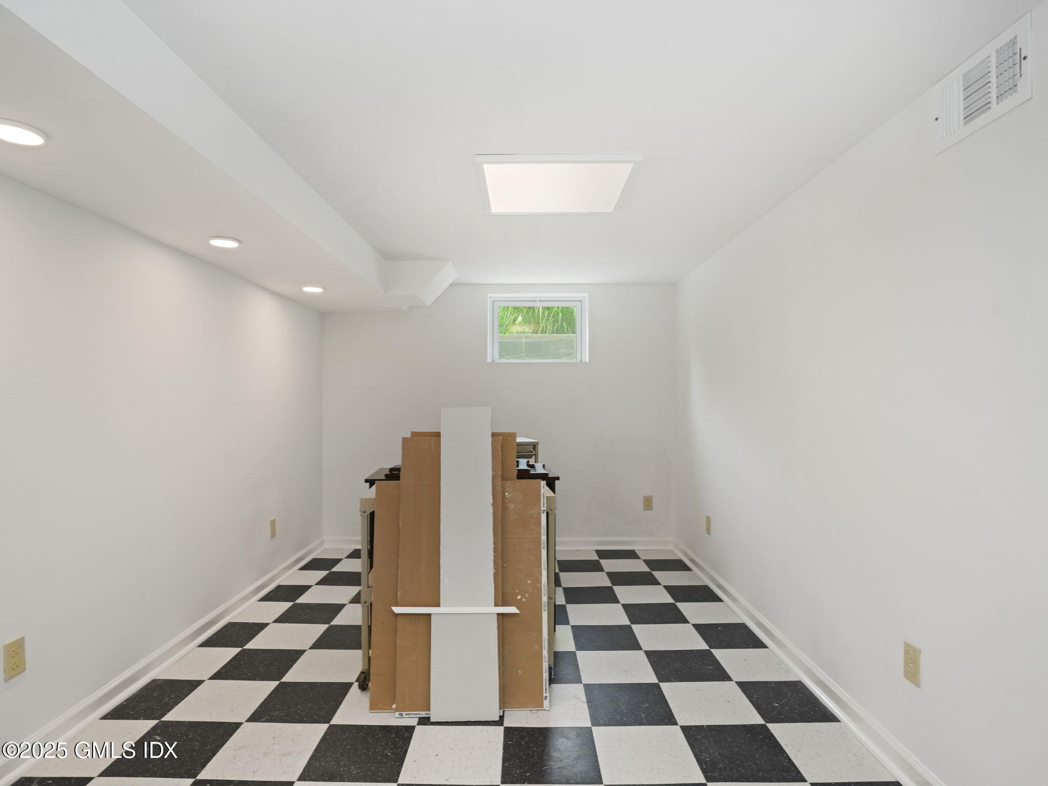 35 Skylark Road Greenwich, CT 06830 - Photo 28 of 34 Gym/Playroom
