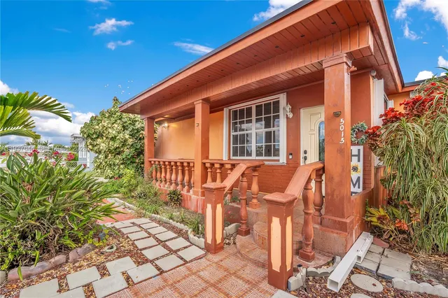 $650,900 | 5015 East Palm Court, Hialeah, FL 33013