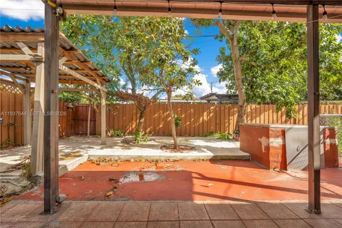 $650,900 | 5015 East Palm Court, Hialeah, FL 33013